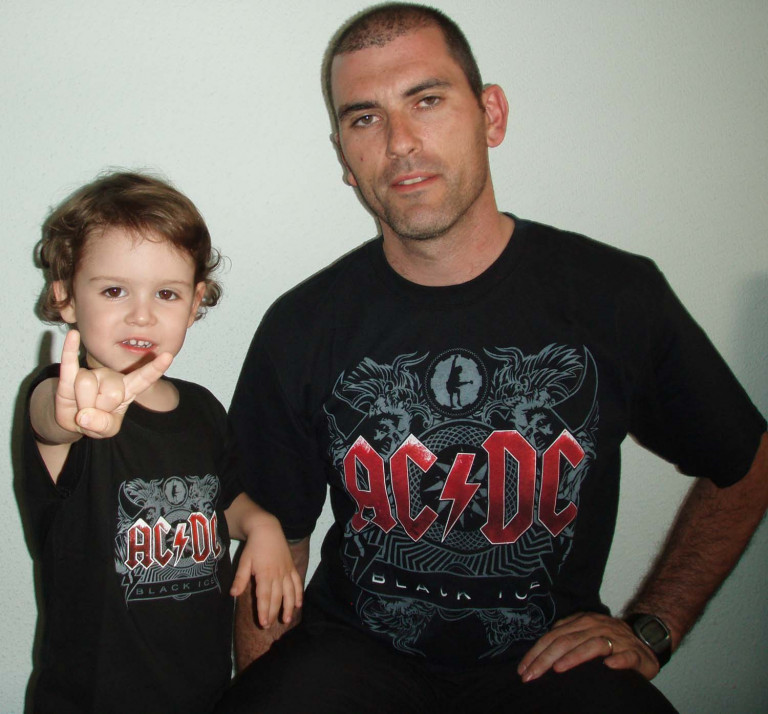 Pack camiseta hombre y niño AC/DC Black Ice