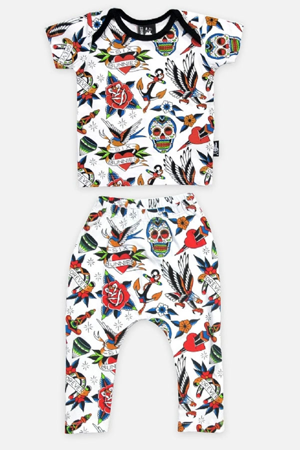 Conjunto de bebé formado por camiseta y pantalón old school tattoo